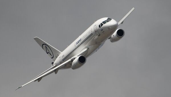 Самолет Sukhoi Superjet 100. Архивное фото Самолет Sukhoi Superjet 100. Архивное фото