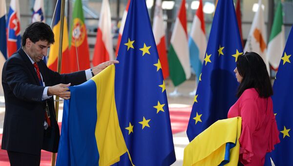 Флаги Украины и ЕС на саммите в Брюсселе. 22 июня 2017 Флаги Украины и ЕС на саммите в Брюсселе. 22 июня 2017