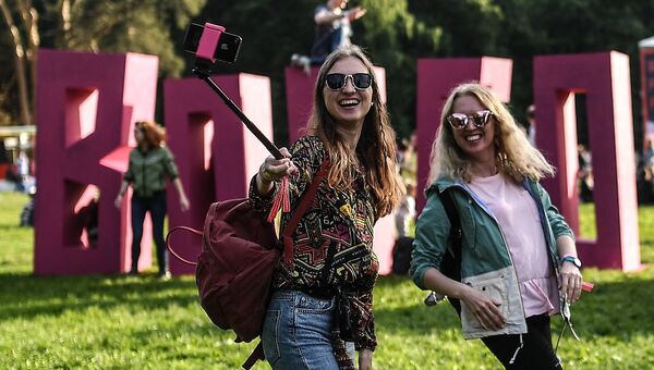 Зрители на фестивале Bosco Fresh Fest 2017 в московском музее-заповеднике Царицыно Зрители на фестивале Bosco Fresh Fest 2017 в московском музее-заповеднике Царицыно