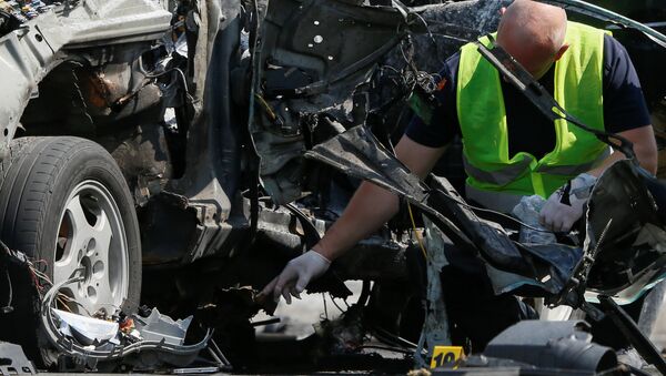 Автомобиль Mercedes в Соломенском районе Киева после взрыва. 27 июня 2017 Автомобиль Mercedes в Соломенском районе Киева после взрыва. 27 июня 2017