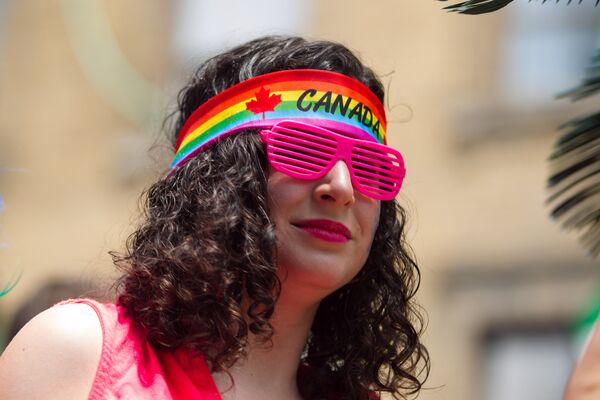 Участник парада WorldPride в Торонто, Канада Участник парада WorldPride в Торонто, Канада
