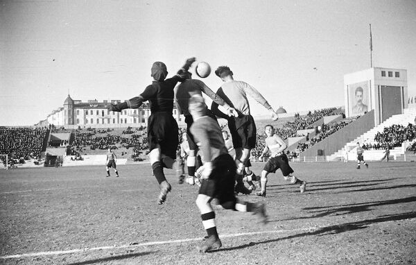 Выставка Братья Хенкины: открытие. Люди Ленинграда и Берлина 1920—1930-х годов в Эрмитаже Выставка Братья Хенкины: открытие. Люди Ленинграда и Берлина 1920—1930-х годов в Эрмитаже