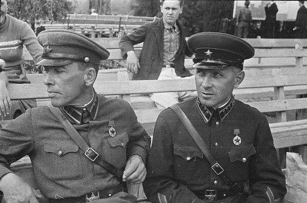 Выставка Братья Хенкины: открытие. Люди Ленинграда и Берлина 1920—1930-х годов в Эрмитаже Выставка Братья Хенкины: открытие. Люди Ленинграда и Берлина 1920—1930-х годов в Эрмитаже