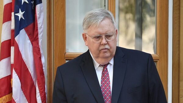 Посол США в России Джон Теффт на приеме по случаю Дня независимости США. 4 июля 2017 Посол США в России Джон Теффт на приеме по случаю Дня независимости США. 4 июля 2017