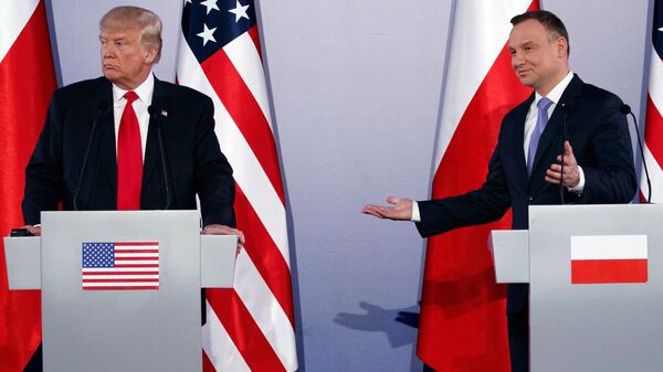 Президент США Дональд Трамп и президент Польши Анджей Дуда во время встречи в Варшаве Президент США Дональд Трамп и президент Польши Анджей Дуда во время встречи в Варшаве