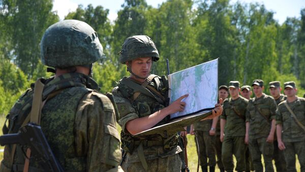 Военнослужащие во время тактико-специальных учений Военнослужащие во время тактико-специальных учений