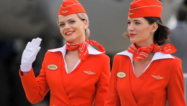 Стюардессы авиакомпании Аэрофлот на открытии Международного авиационно-космического салона МАКС-2017 Стюардессы авиакомпании Аэрофлот на открытии Международного авиационно-космического салона МАКС-2017