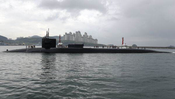 Подводная лодка ВМФ США USS Michigan класса Ohio прибывает в Пусан, Южная Корея Подводная лодка ВМФ США USS Michigan класса Ohio прибывает в Пусан, Южная Корея
