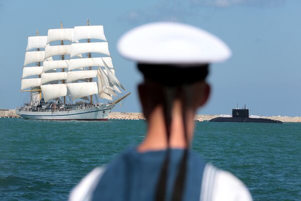 Во время празднования Дня Военно-морского флота России в Севастополе. 30 июля 2017 Во время празднования Дня Военно-морского флота России в Севастополе. 30 июля 2017