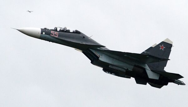 Самолет Су-30СМ во время показных учений в Кубинке на Международном военно-техническом форуме АРМИЯ-2016 Самолет Су-30СМ во время показных учений в Кубинке на Международном военно-техническом форуме АРМИЯ-2016