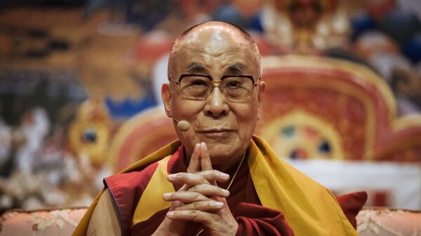 Духовный лидер буддистов Далай-лама XIV 