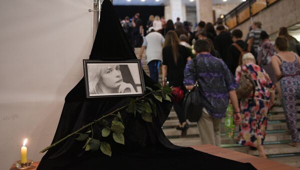 На церемонии прощания с актрисой Верой Глаголевой в Центральном доме кино в Москве. 19 августа 2017 На церемонии прощания с актрисой Верой Глаголевой в Центральном доме кино в Москве. 19 августа 2017