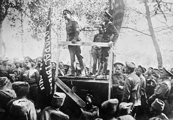 Первая мировая война. 1917 год. Митинг на фронте Первая мировая война. 1917 год. Митинг на фронте