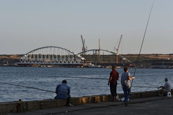 Железнодорожная арка моста через Керченский пролив Железнодорожная арка моста через Керченский пролив