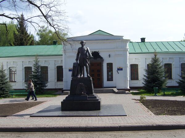 Памятник Петру I в музее-заповеднике Поле Полтавской битвы в Яковцах, Полтава Памятник Петру I в музее-заповеднике Поле Полтавской битвы в Яковцах, Полтава