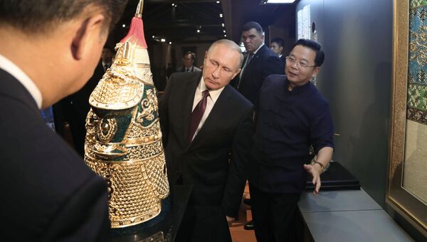 3 сентября 2017. Президент РФ Владимир Путин на выставке культурного наследия Китая в Сямэне 3 сентября 2017. Президент РФ Владимир Путин на выставке культурного наследия Китая в Сямэне