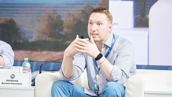 Интернет-омбудсмен, глава компании Radius Group Дмитрий Мариничев на фестивале Территория смыслов 2017 Интернет-омбудсмен, глава компании Radius Group Дмитрий Мариничев на фестивале Территория смыслов 2017