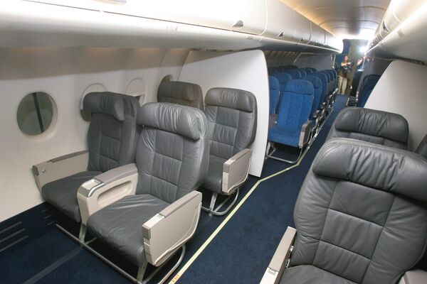 самолет SUPERJET-100 самолет SUPERJET-100