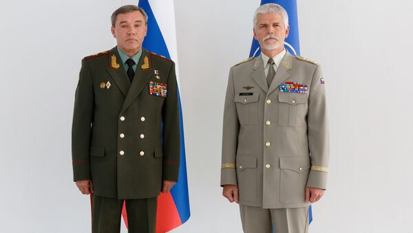 Начальник Генерального штаба Вооруженных сил РФ Валерий Герасимов и представитель военного комитета НАТО генерал-полковник Петр Павел во время встречи в Баку. 7 сентября 2017 Начальник Генерального штаба Вооруженных сил РФ Валерий Герасимов и представитель военного комитета НАТО генерал-полковник Петр Павел во время встречи в Баку. 7 сентября 2017