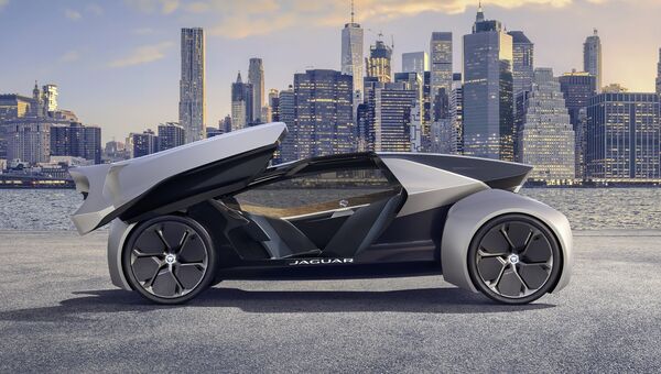 Беспилотный электромобиль Jaguar Future Type Concept. Архивное фото Беспилотный электромобиль Jaguar Future Type Concept. Архивное фото