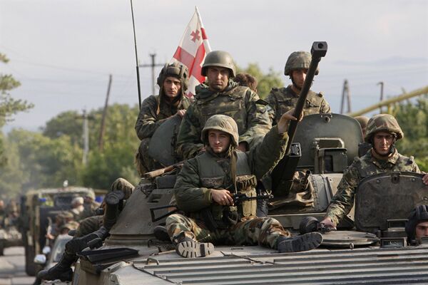 Грузинские военнослужащие в окрестностях Цхинвали Грузинские военнослужащие в окрестностях Цхинвали