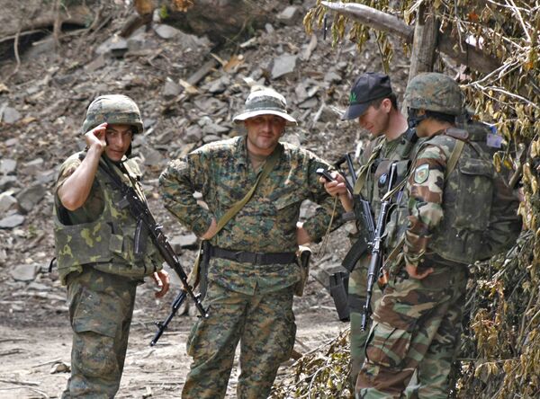 Грузинские военные на грузино-абхазской границе в Кодорском ущелье (Верхняя Абхазия) Грузинские военные на грузино-абхазской границе в Кодорском ущелье (Верхняя Абхазия)