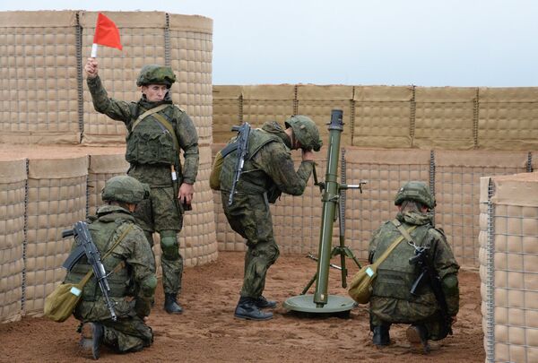 Минометный расчет вооруженных сил РФ во время совместных стратегических учений (ССУ) вооружённых сил России и Белоруссии на Лужском полигоне в Ленинградской области Минометный расчет вооруженных сил РФ во время совместных стратегических учений (ССУ) вооружённых сил России и Белоруссии на Лужском полигоне в Ленинградской области