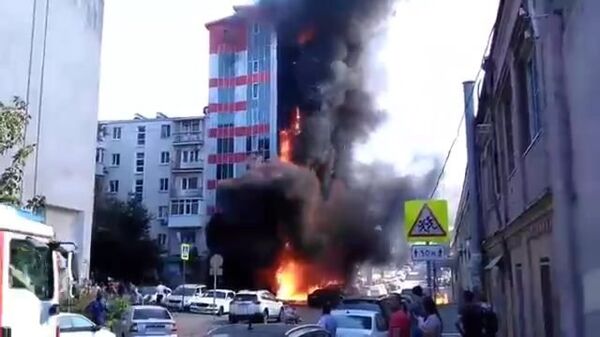 Десятиэтажная гостиница загорелась в Ростове-на-Дону. Съемка МЧС Десятиэтажная гостиница загорелась в Ростове-на-Дону. Съемка МЧС