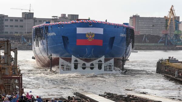 Церемония спуска на воду атомного ледокола Сибирь на Балтийском заводе в Санкт-Петербурге Церемония спуска на воду атомного ледокола Сибирь на Балтийском заводе в Санкт-Петербурге