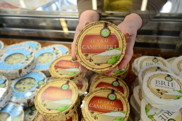 Прилавок с продукцией на гастрономическом фестивале Золотая осень в Москве Прилавок с продукцией на гастрономическом фестивале Золотая осень в Москве