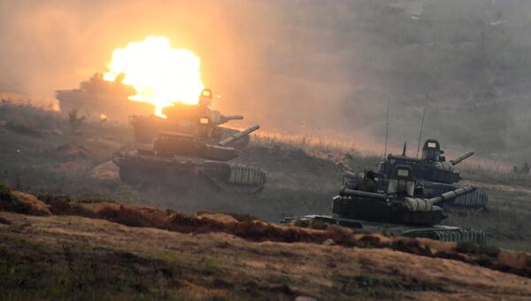 Танки Т-72Б3 на полигоне Танки Т-72Б3 на полигоне