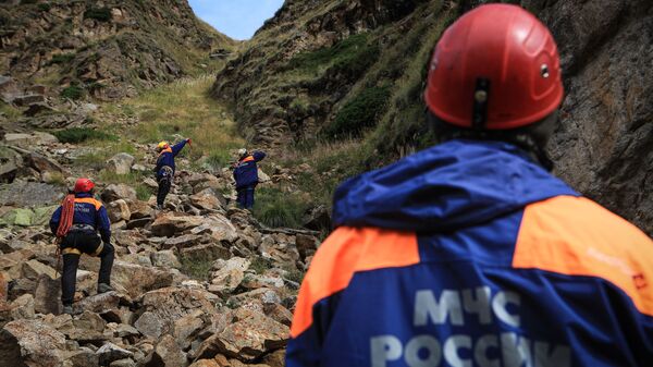 В Кабардино-Балкарии двое туристов пострадали из-за камнепада в горах