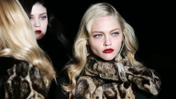 Показ женской коллекции Gucci в Милане. Архивное фото Показ женской коллекции Gucci в Милане. Архивное фото