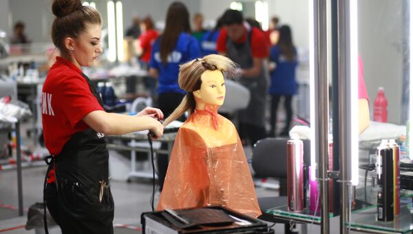 V Национальный чемпионат WorldSkills в Краснодаре. Соревнования в компетенции Парикмахерское искусство V Национальный чемпионат WorldSkills в Краснодаре. Соревнования в компетенции Парикмахерское искусство