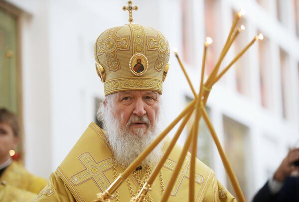 Патриарх Московский и всея Руси Кирилл во время служения чина Великого освящения храма преподобного Сергия Радонежского на Ходынском поле Патриарх Московский и всея Руси Кирилл во время служения чина Великого освящения храма преподобного Сергия Радонежского на Ходынском поле