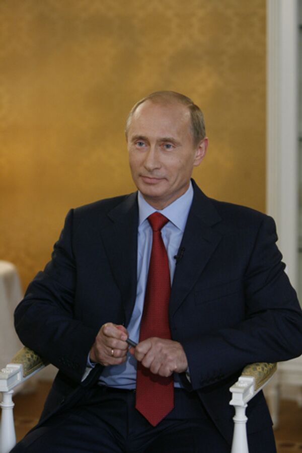 Владимир Путин во время интервью американскому телеканалу CNN Владимир Путин во время интервью американскому телеканалу CNN