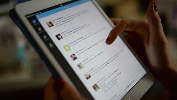 Приложение Twitter на экране планшетного компьютера. Архивное фото Приложение Twitter на экране планшетного компьютера. Архивное фото