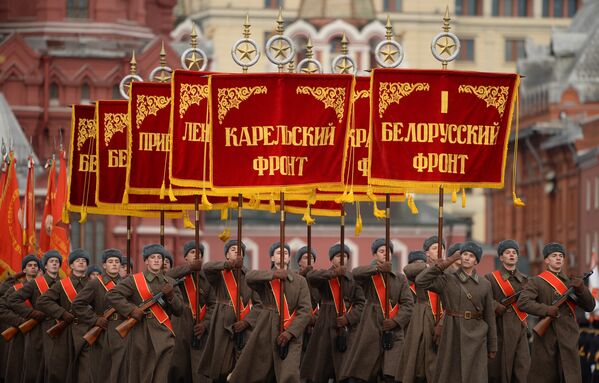 Генеральная репетиция марша, посвященного 76-й годовщине парада 1941 года, на Красной площади в Москве Генеральная репетиция марша, посвященного 76-й годовщине парада 1941 года, на Красной площади в Москве