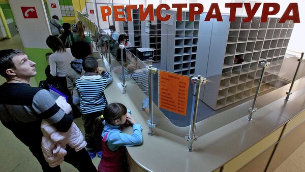 Любое повышение температуры, появление кашля требуют консультации терапевта Любое повышение температуры, появление кашля требуют консультации терапевта