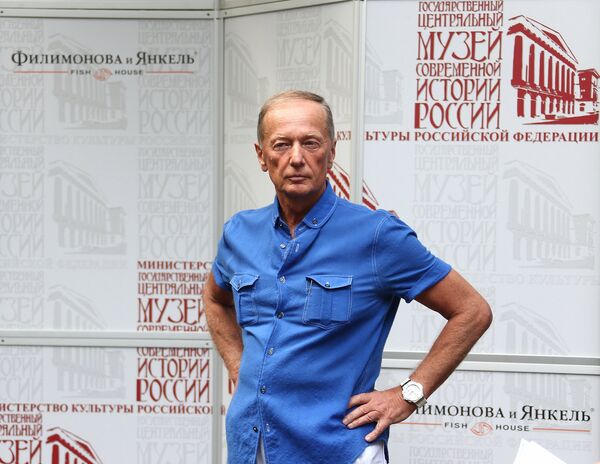 Сатирик Михаил Задорнов во время празднования 80-летнего юбилея поэта Е. Евтушенко в Галерее-музее Е. Евтушенко Сатирик Михаил Задорнов во время празднования 80-летнего юбилея поэта Е. Евтушенко в Галерее-музее Е. Евтушенко