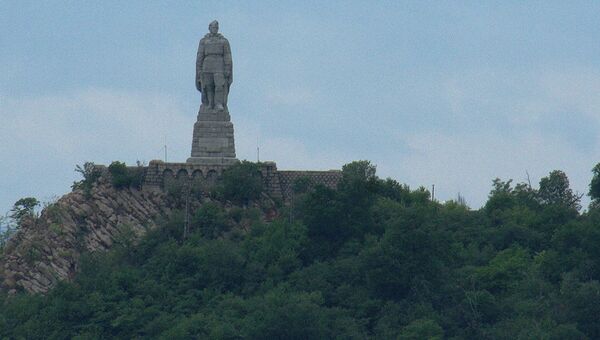 Монумент в память советских воинов-освободителей Алеша на Холме освобождения в Пловдиве, Болгария Монумент в память советских воинов-освободителей Алеша на Холме освобождения в Пловдиве, Болгария
