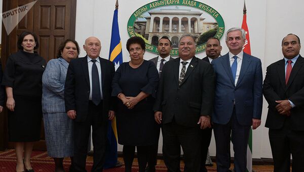 Президент Республики Науру Барон Вака во время посещения Абхазии. 12 ноября 2017 Президент Республики Науру Барон Вака во время посещения Абхазии. 12 ноября 2017