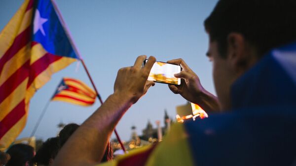 Участники митинга в поддержку референдума о независимости Каталонии