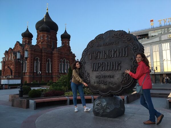 Памятник прянику на площади Ленина в Туле Памятник прянику на площади Ленина в Туле
