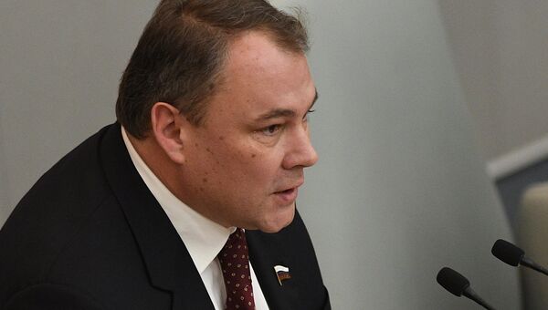 Заместитель председателя Государственной Думы РФ Петр Толстой на Первом всероссийском молодежном форуме Государственной Думы РФ. 21 ноября 2017 Заместитель председателя Государственной Думы РФ Петр Толстой на Первом всероссийском молодежном форуме Государственной Думы РФ. 21 ноября 2017