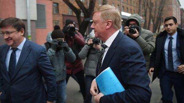 Председатель правления УК Роснано Анатолий Чубайс направляется в Черемушкинский суд Москвы. 24 ноября 2017 Председатель правления УК Роснано Анатолий Чубайс направляется в Черемушкинский суд Москвы. 24 ноября 2017