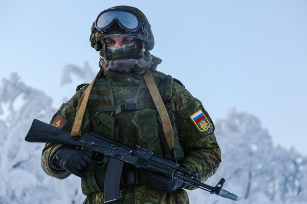 Военнослужащий 61-й отдельной бригады морской пехоты в Мурманской области Военнослужащий 61-й отдельной бригады морской пехоты в Мурманской области
