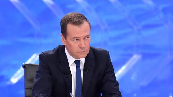 Председатель правительства РФ Дмитрий Медведев во время интервью российским телеканалам. 30 ноября 2017 Председатель правительства РФ Дмитрий Медведев во время интервью российским телеканалам. 30 ноября 2017