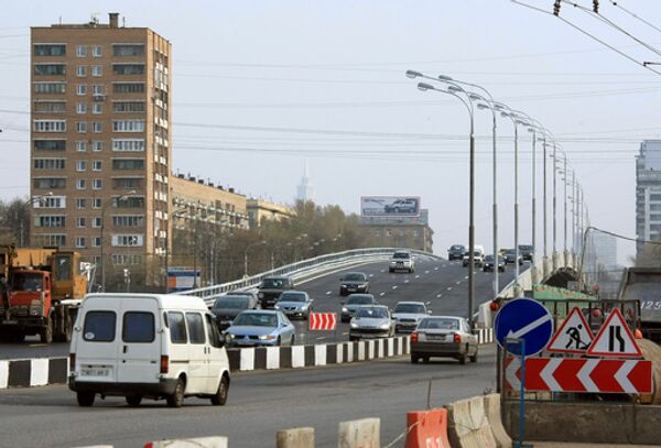 Транспортная эстакада на пересечении Ленинградского и Головинского шоссе Транспортная эстакада на пересечении Ленинградского и Головинского шоссе