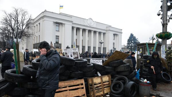 Сторонники Михаила Саакашвили в палаточном городке у здания Верховной Рады Украины Сторонники Михаила Саакашвили в палаточном городке у здания Верховной Рады Украины